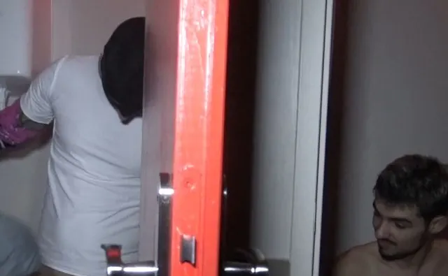 i suck straigth in glory holes wit my friend and cum in face