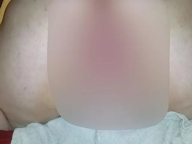 Reife Hausfrau Sina - Schau mir beim Pissenzu!!!