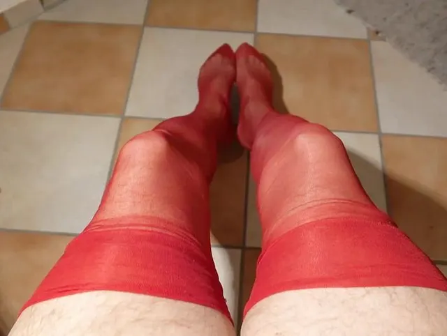 Madame stöhnt ihre Orgasmusskrete heraus