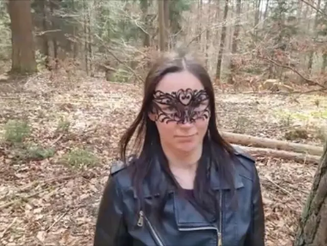 Blasen im Wald