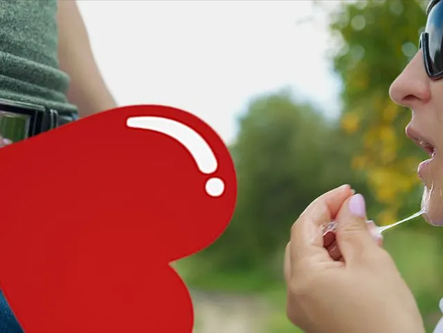421. Blowjob in der Natur. Sperma auf meine Lippen.