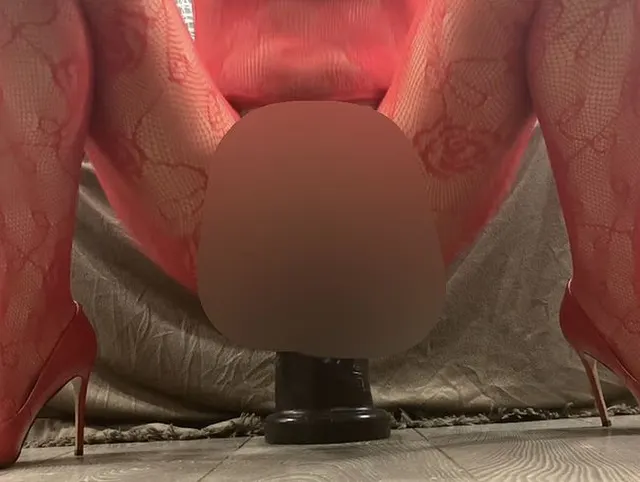 Triplecock monster dildo in greedy cunt