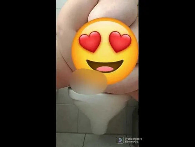 Der Sklave durfte Natursekt trinken