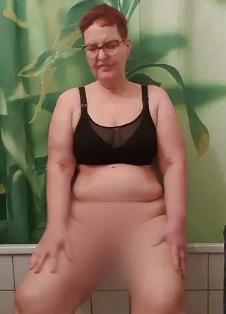Rasiert mit Einblicken !
