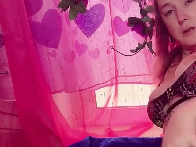 Fantasie-Dildo und riesiger Buttplug