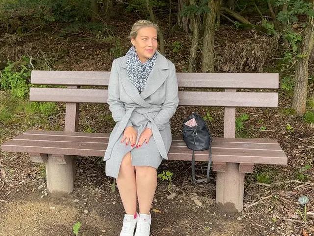 Orgasmuschallenge #14 Exhibitionistin bekommt Abgang in Public