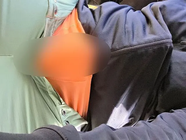 Wiedermal Mittagspause, heimlich hinter dem Auto und meines Arbeitskollegen