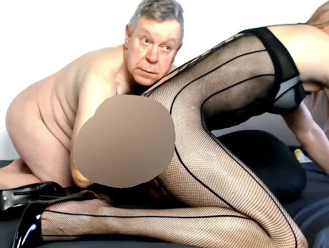 Fisting in Schwarzen Pumps! _Sissy