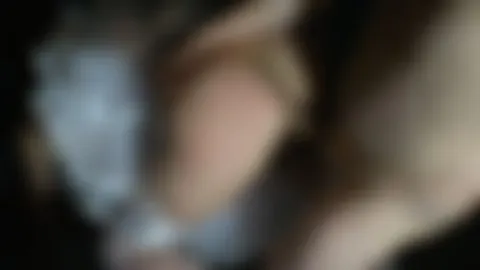Arsch verprügelt und gefickt