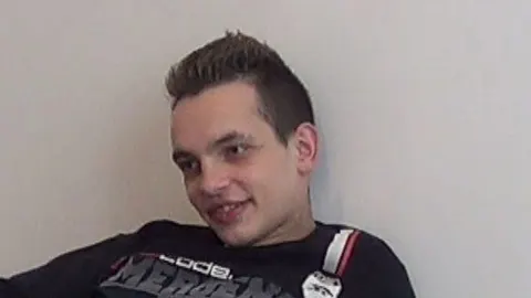 2062 fucked bareback by a twink with amazing XXL COCK
