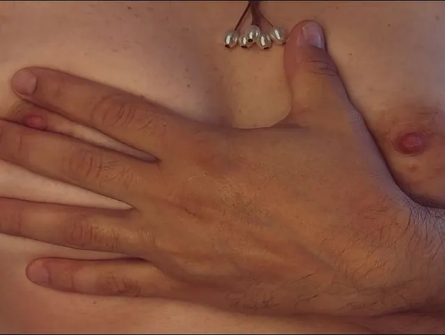 Pralle TITTEN, geile NIPPEL! Tittenmassage mit Öl!!