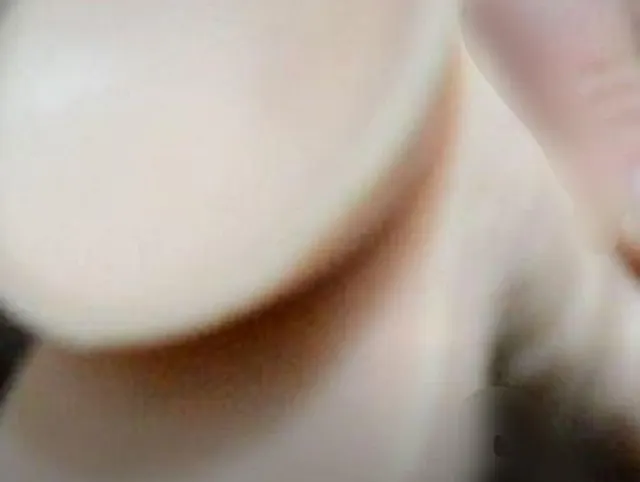 Dildo fickt großes Loch