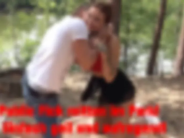 Public Fick mitten im Park! Einfach geil und aufregend!
