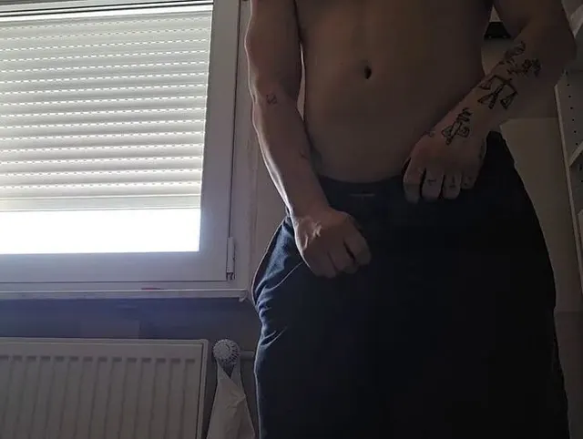 geiles Hös'chen meiner Freundin muss herhalten
