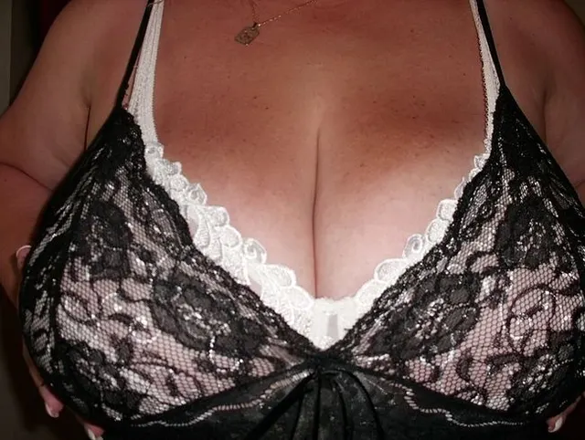 Sexy baumeln mege Boobs