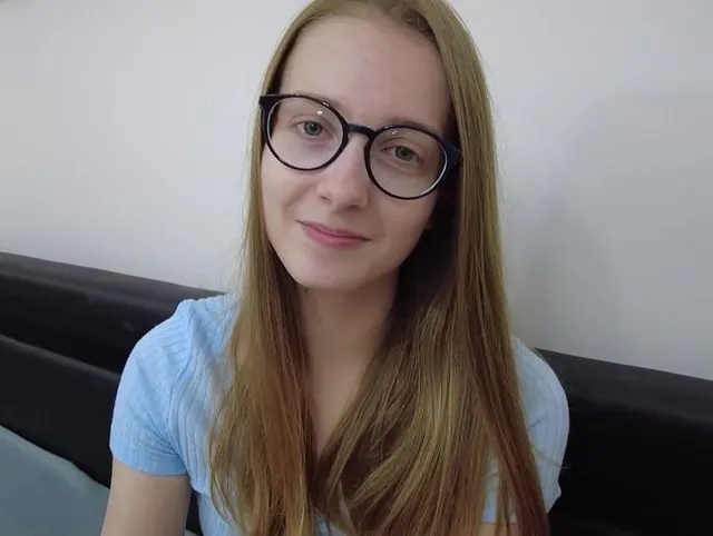 Nerdy Teeny geschwängert