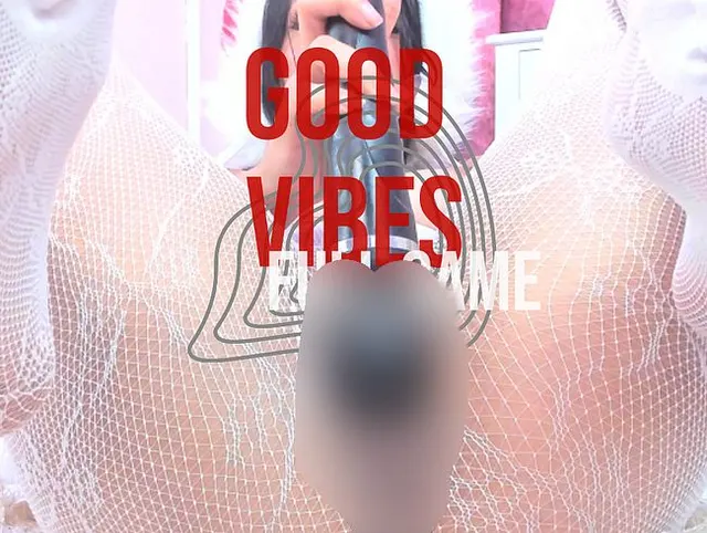POV, du summst an meiner Muschi, bis sie nass wird
