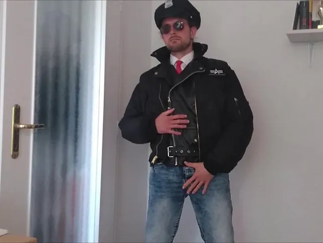 Nice jerk off in leather