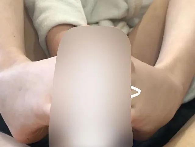 FUSSJOB MIT MEINEN SEXY FÜSSEN