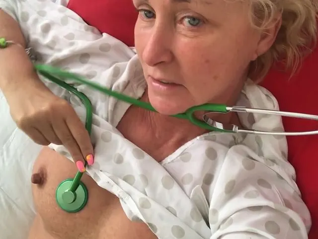 Doktorspiele!! Diagnose: Nymphomanin!! Wenn der Doktor wüsste wofür ich sein Stethoskop brauche!