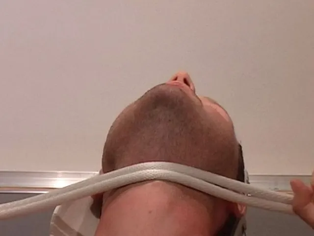 Für den Gay Freund spiele ich den SM Boy fingere mit anal zum Orgasmus und spritze hardcore ab