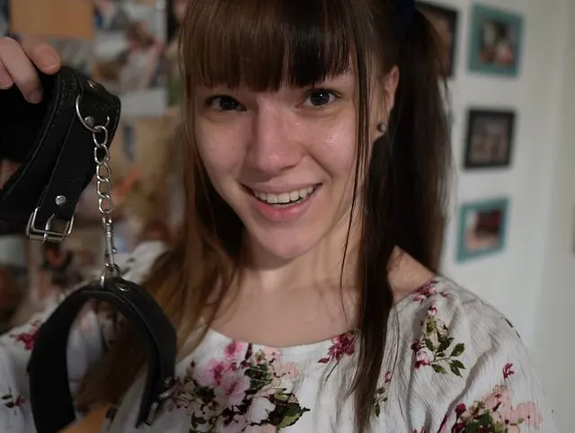GEFESSELT und überfordert beim HANDLESS BlowJob !