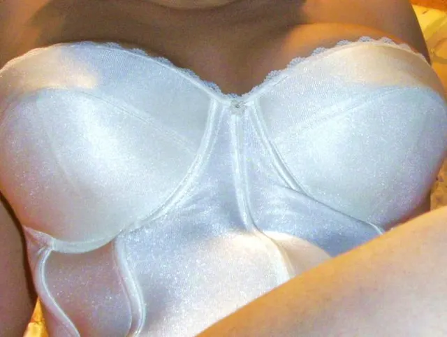 MIT/ OHNE CORSAGE