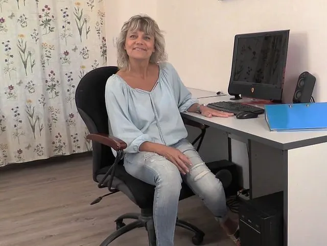 Multi Orgasmus im Büro