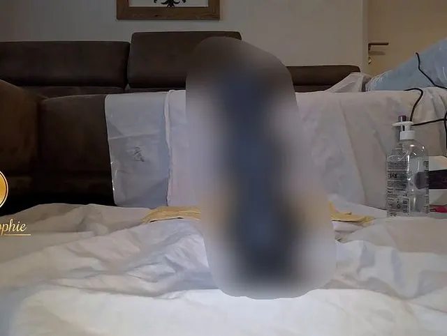 Fette Muschi dehnen - BBW mit riesen Dildo fickt sich selbst
