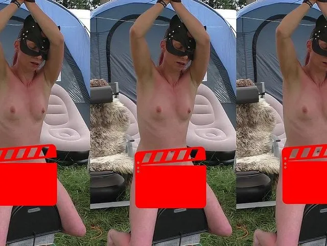 Ich auf einem Sybian mit vielen Zuschauer