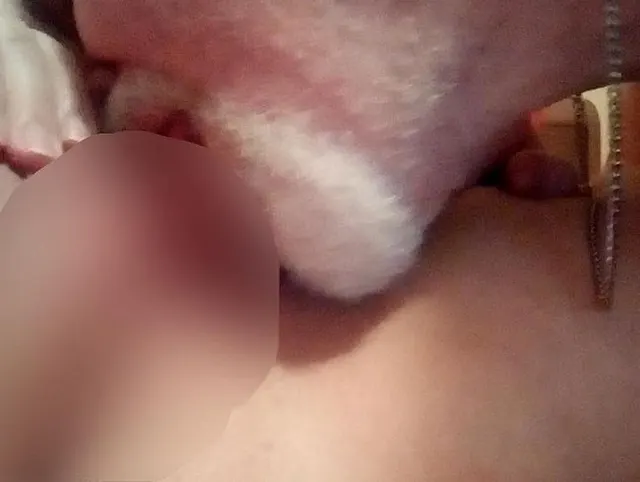 Nahaufnahme von John Licking auf Jens Clit