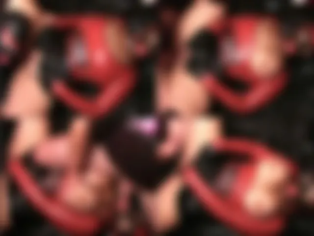 Fick die Latex Bitch mit Maske