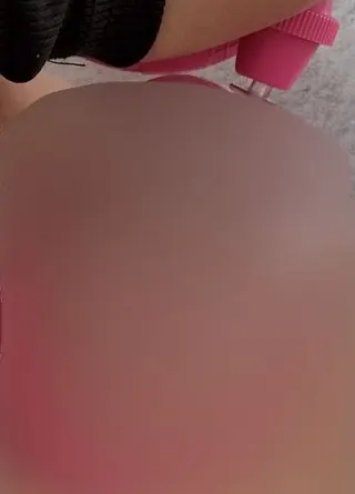 Ich spiele mit der Pussy-Pumpe an meiner Vagina
