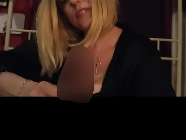 Blowjob auf die Titten