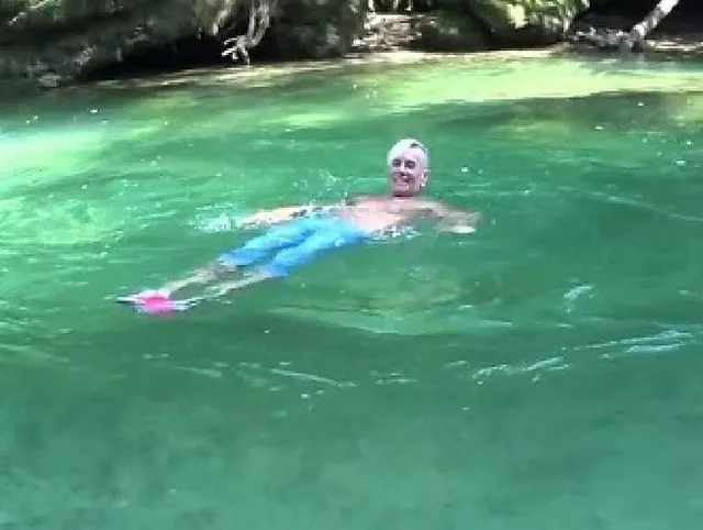 wer geht mit mir schwimmen