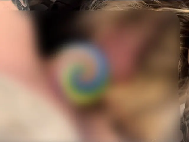 Tief in meinen Hals gespritzt