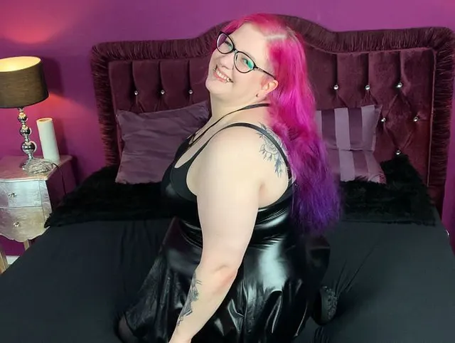 Nasser Userdreh mit Squirt und Creampie