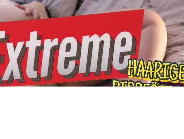 ER LECKT MEINE HAARIGE PISSFOTZE BIS ZUM ORGASMUS