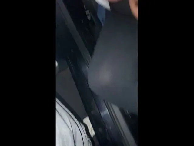 After-Work-Blowjob auf dem Firmenparkplatz