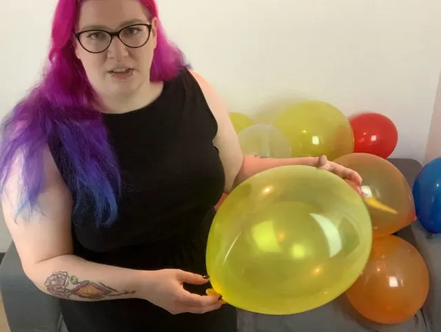 Stiefschwester macht sich über deine Ballons lustig