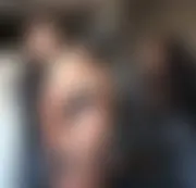Erniedrigende Behandlung des Sklaven von zwei heißen Leder-Dominas 1