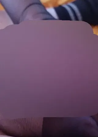 Mit den Nylons seinen Schwanz massiert