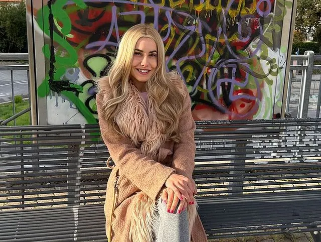 Aua! Stief!- Daddy! Dein SCHWANZ ist zu groß! Bitte SCHWÄNGERE mich nicht so HART und TIEF rein!