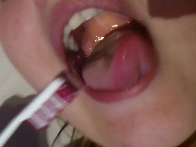 Zahnbürsten Fick Mit Dildo