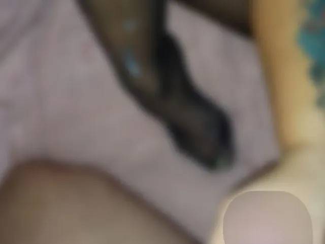 Stiefmutter unterhält Stiefsohn in Nylonsocken