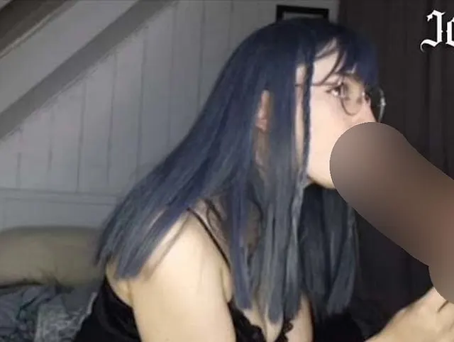 GEHT ER ZU WEIT?? Mein STIEFBRUDER fickt mich DOGGY bis ich komme LIVE - Joyliii