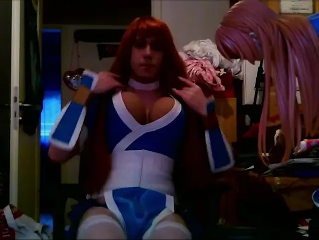 Kasumi spritzt sich selbst voll