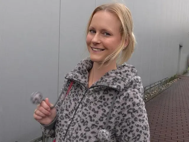 Mitten im Laden PUBLIC AO gefickt!!!