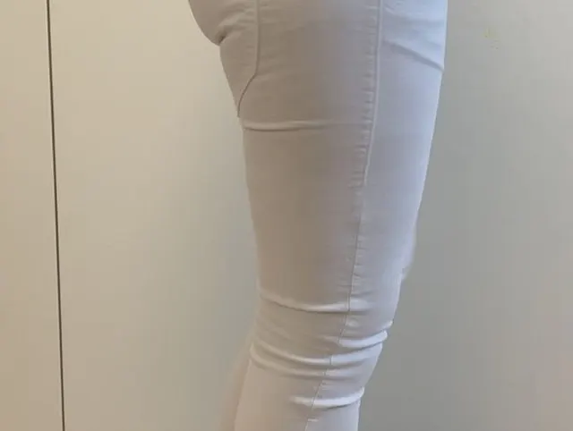 Ein Herrlicher-Jeans-Piss in meine weiße Jeans