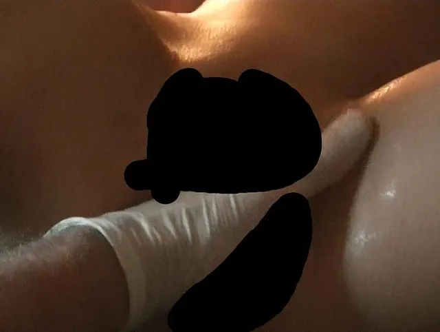 Mit dem Handschuh gefistet